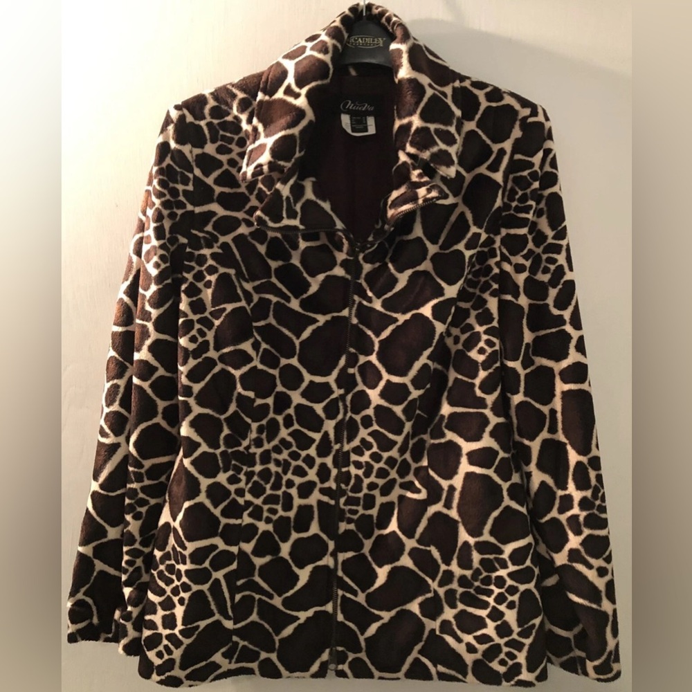 Ladies Nueva Zip, Giraffe Print Jacket Size 10